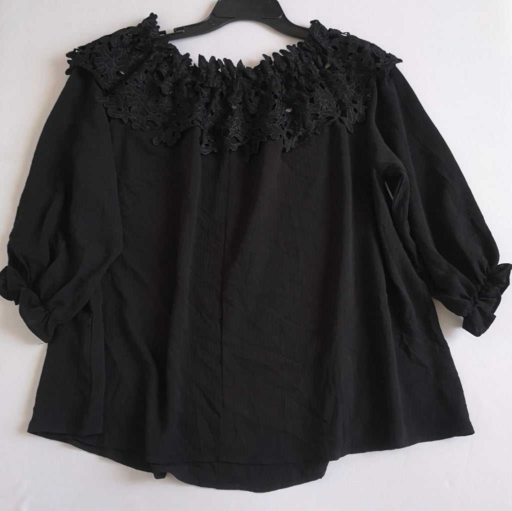Blusa con encaje arriba
