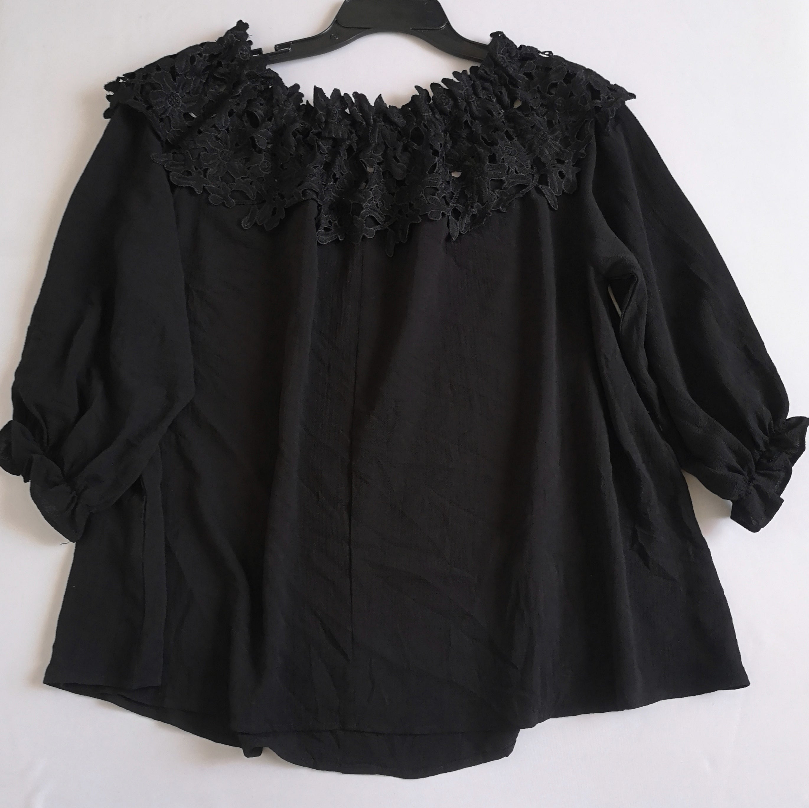 Blusa con encaje arriba