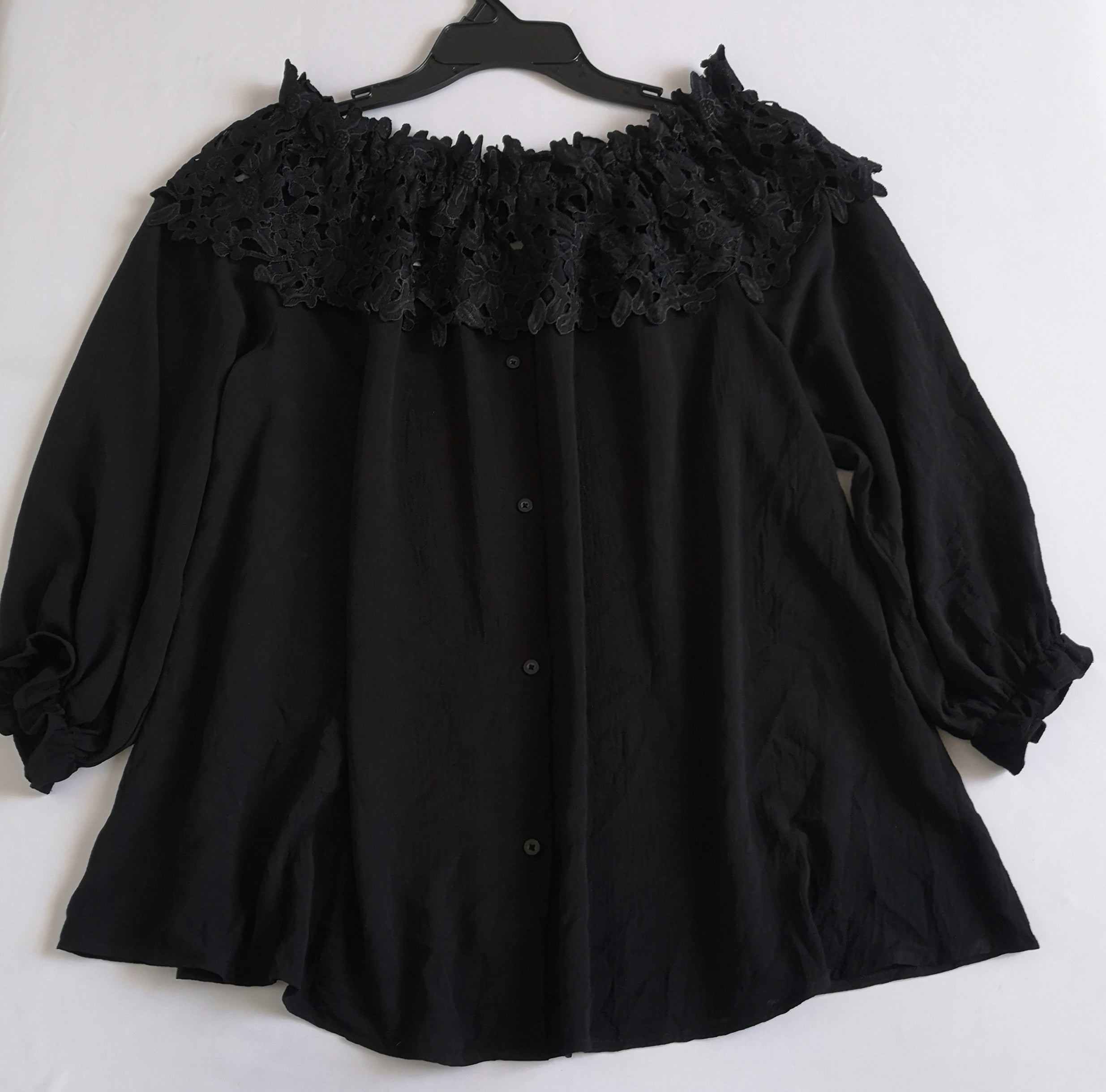 Blusa con encaje arriba