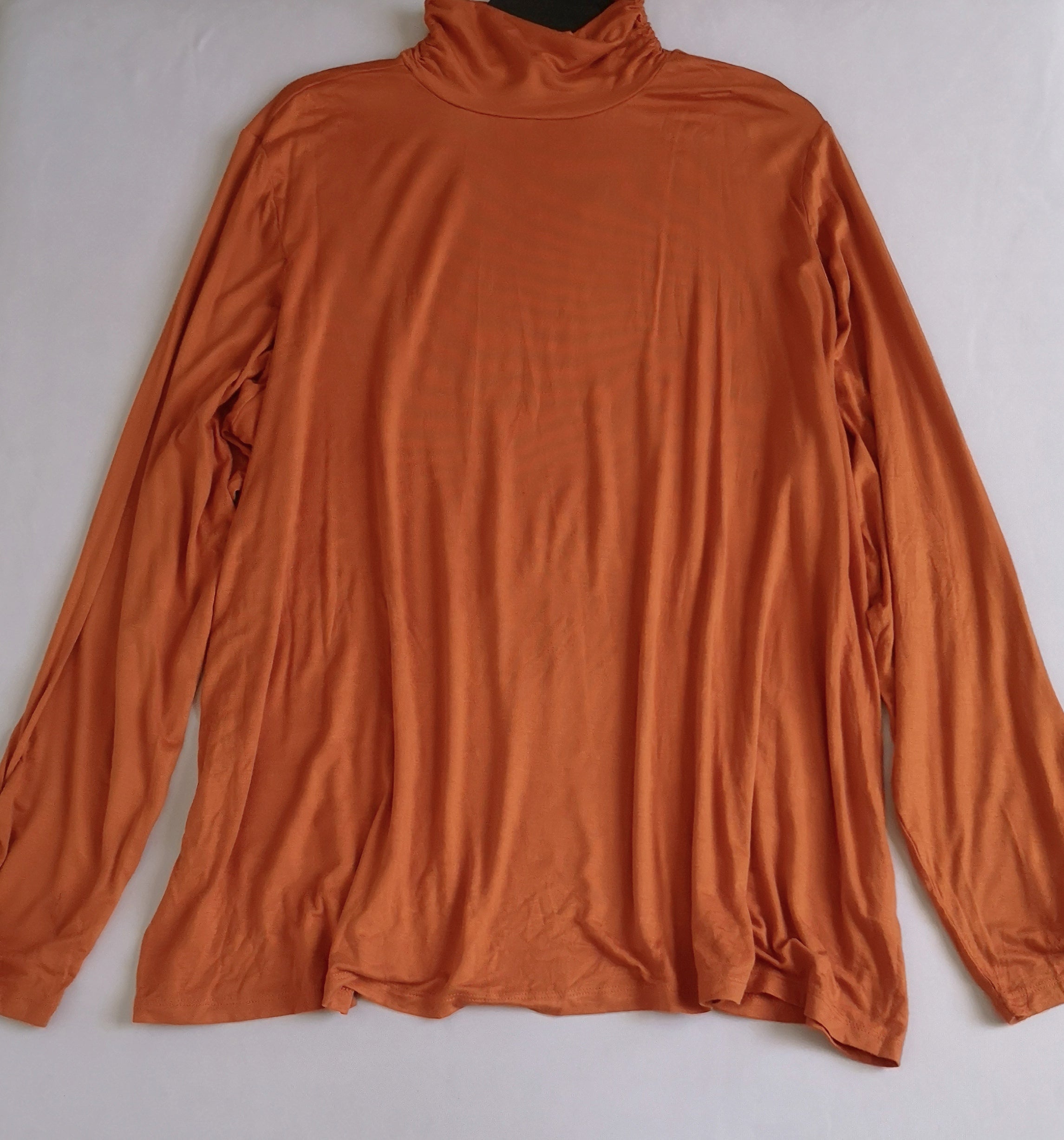 Pantalón tipo palazzo y blusa cuello alto ⚓