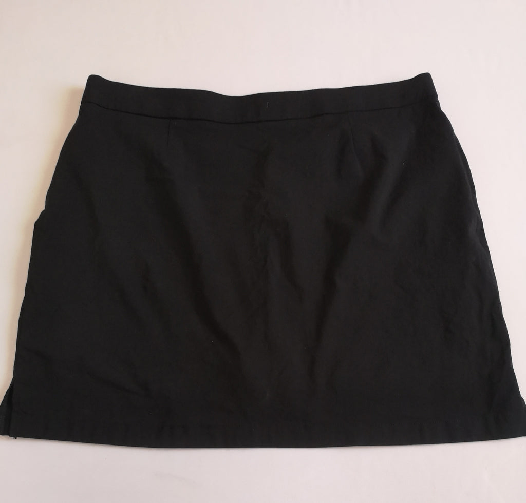 Blusa nueva bordada y falda con short adentro