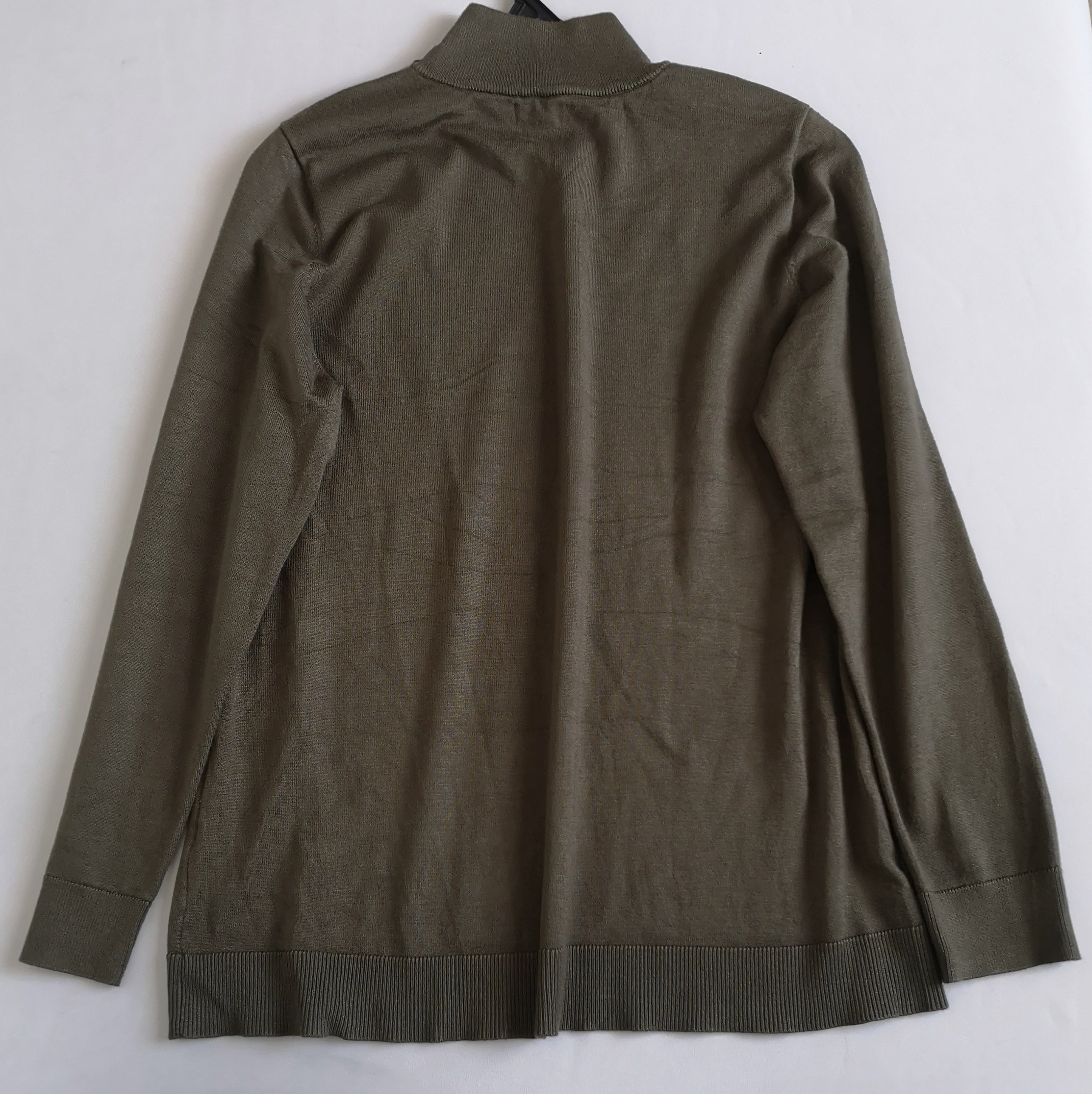 Blusa Calvin Klein con botones en el cuello