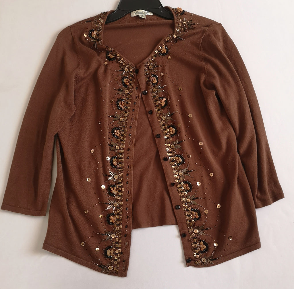 Cárdigan bordado 💙