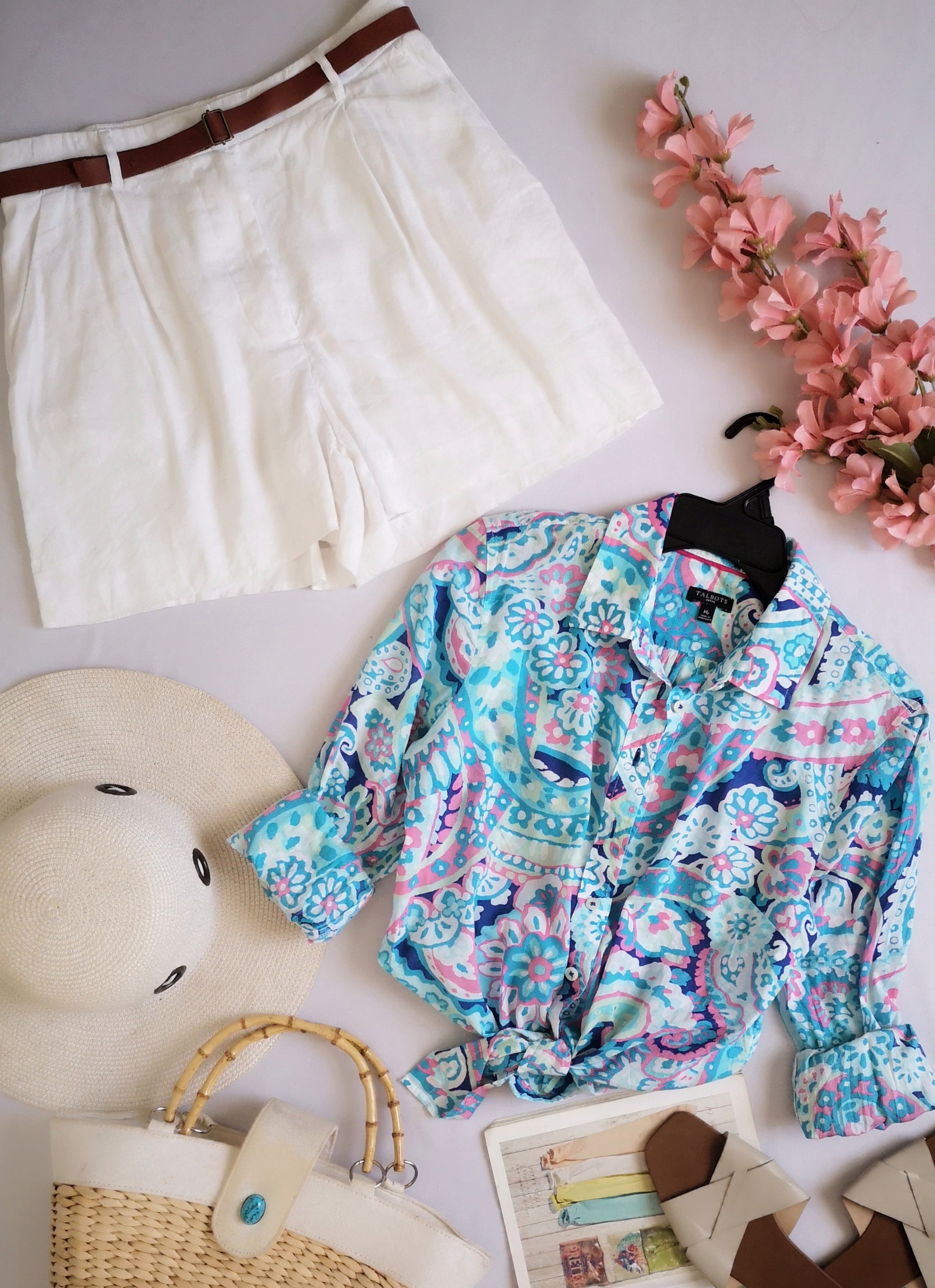 Blusa manga larga y short con bolsas a los lados