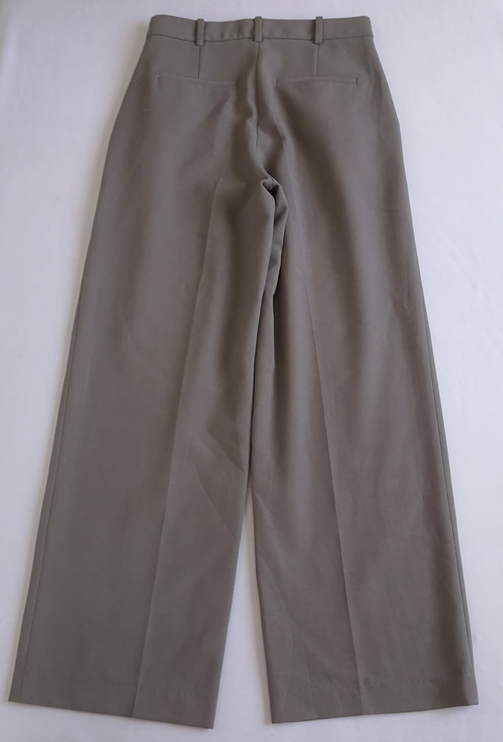 Blusa cuello en V y  pantalón con paletones ⚓