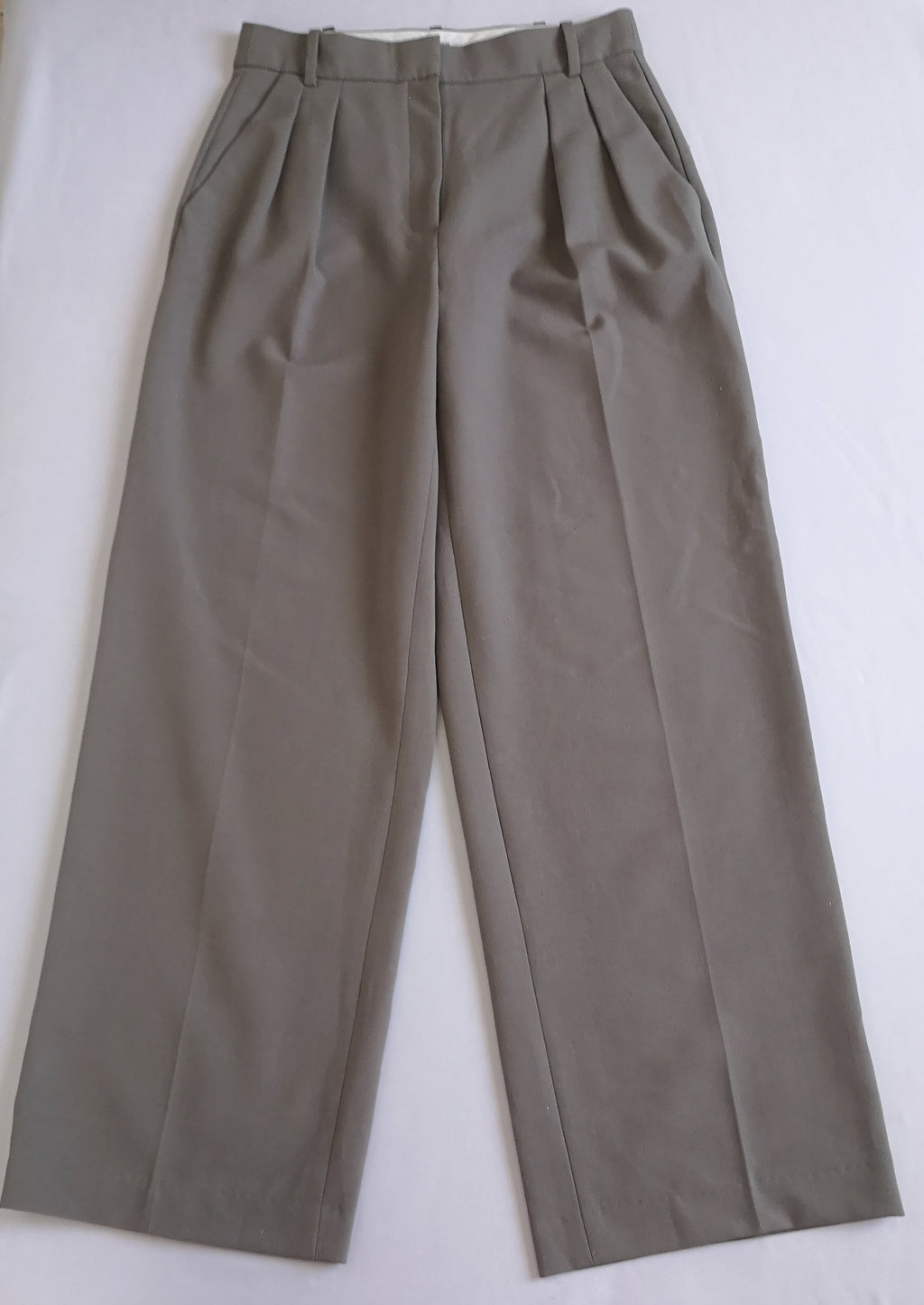 Blusa cuello en V y  pantalón con paletones ⚓