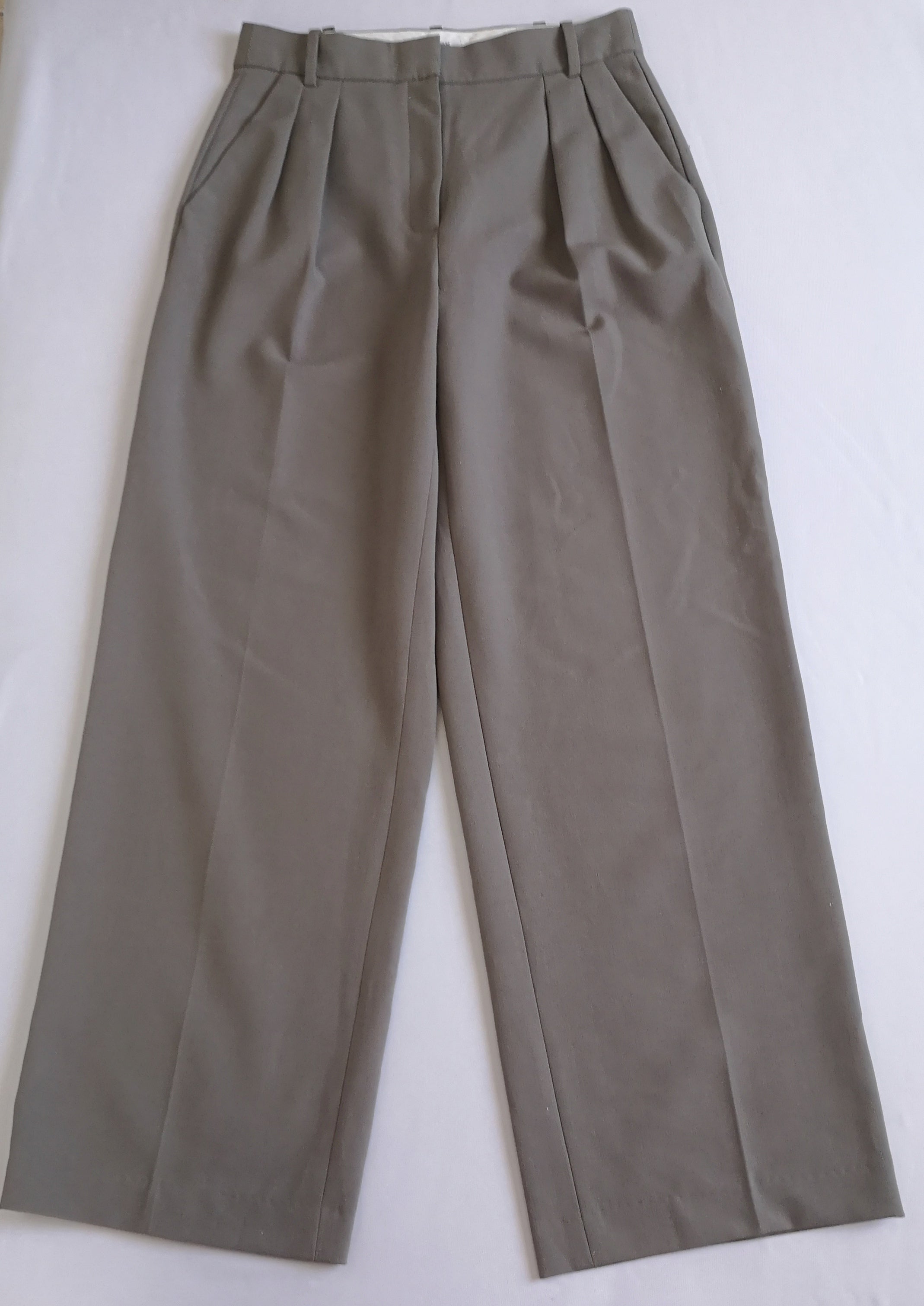 Blusa cuello en V y  pantalón con paletones ⚓