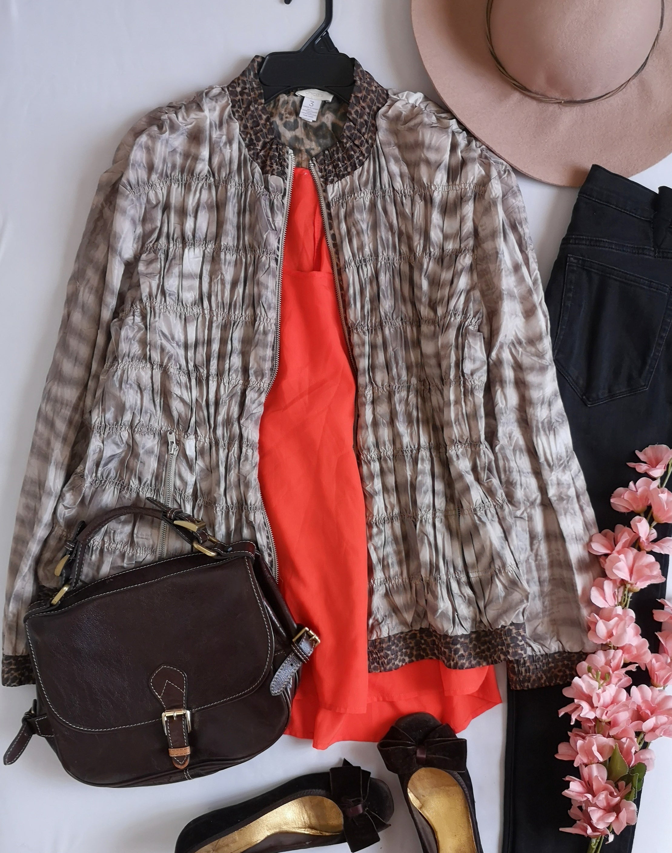 Chaqueta corrugada con blusa sin mangas