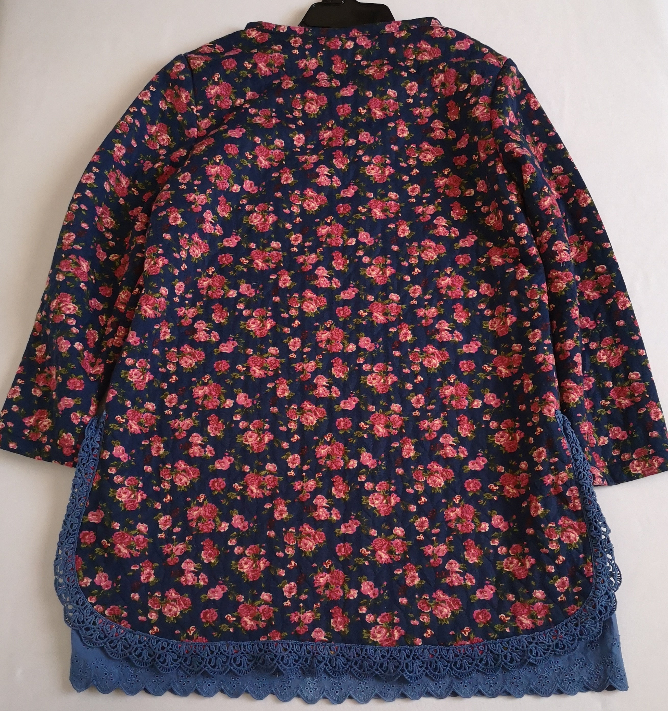 Blusa larga tipo acolchada incluye cincho