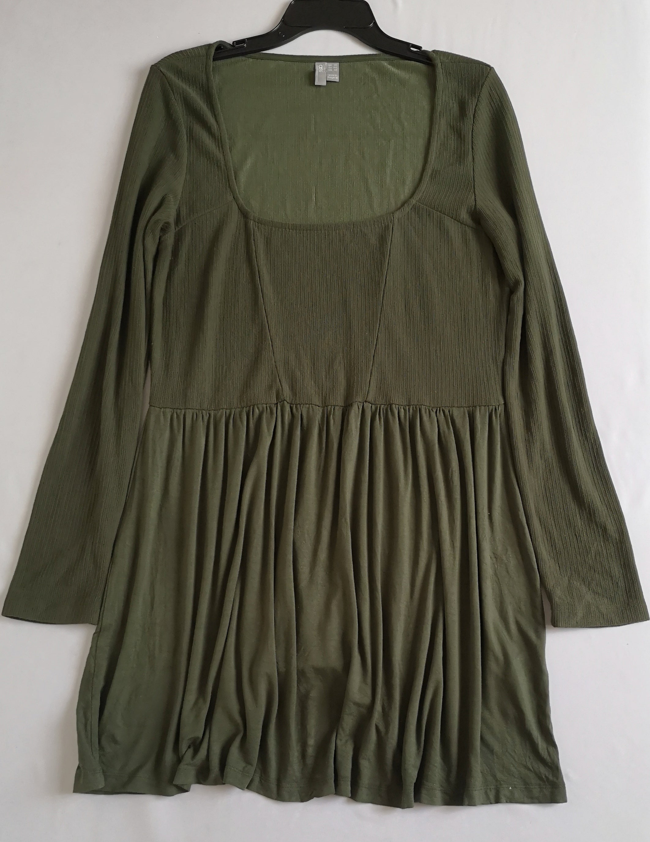 Vestido cuello cuadrado incluye cincho