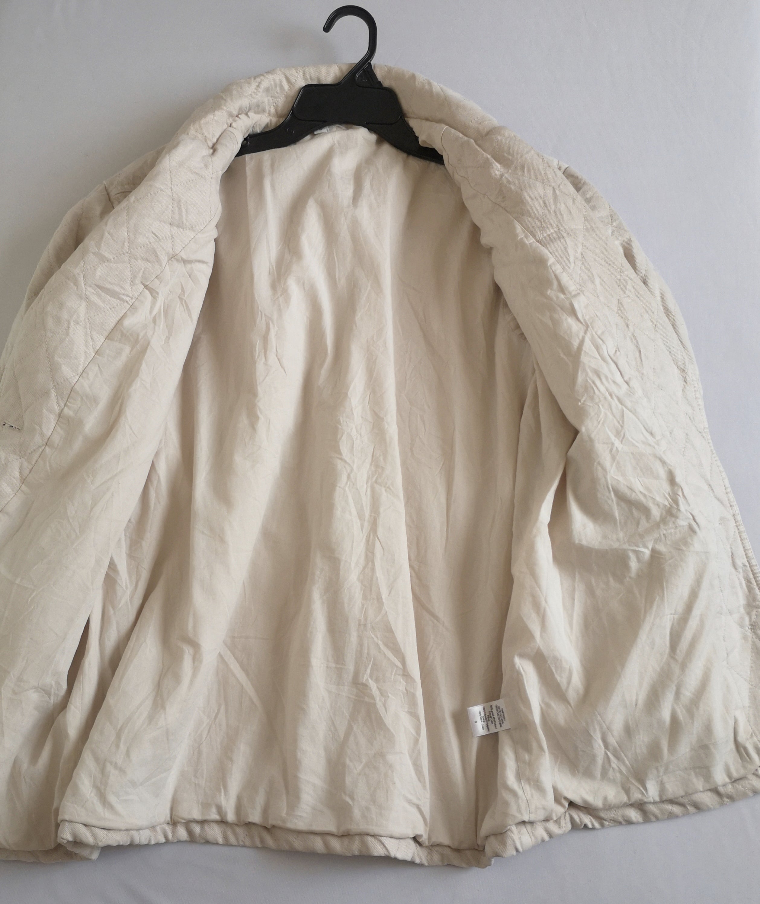Chaqueta acolcahada con bolsas