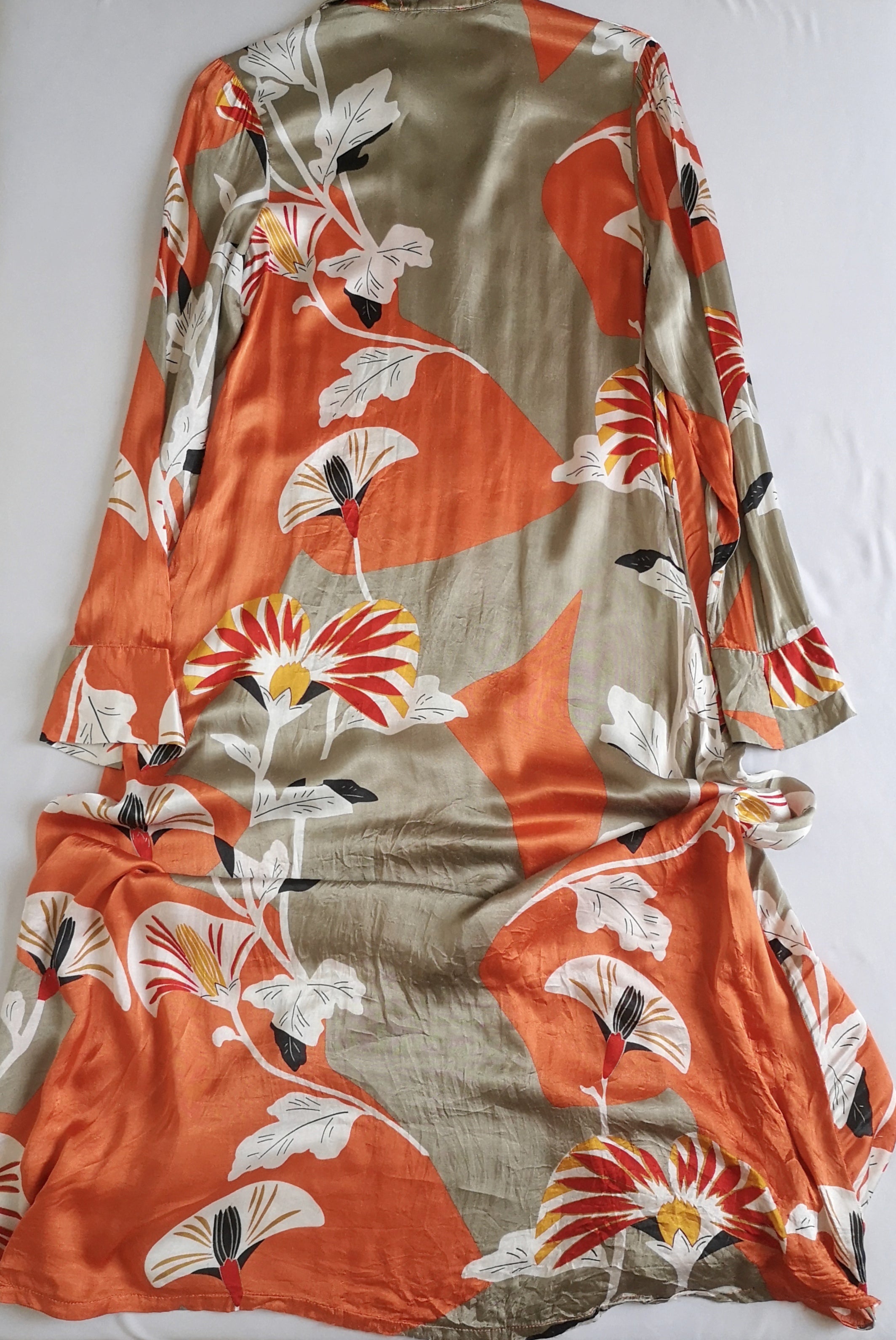 Vestido tipo seda incluye cincho