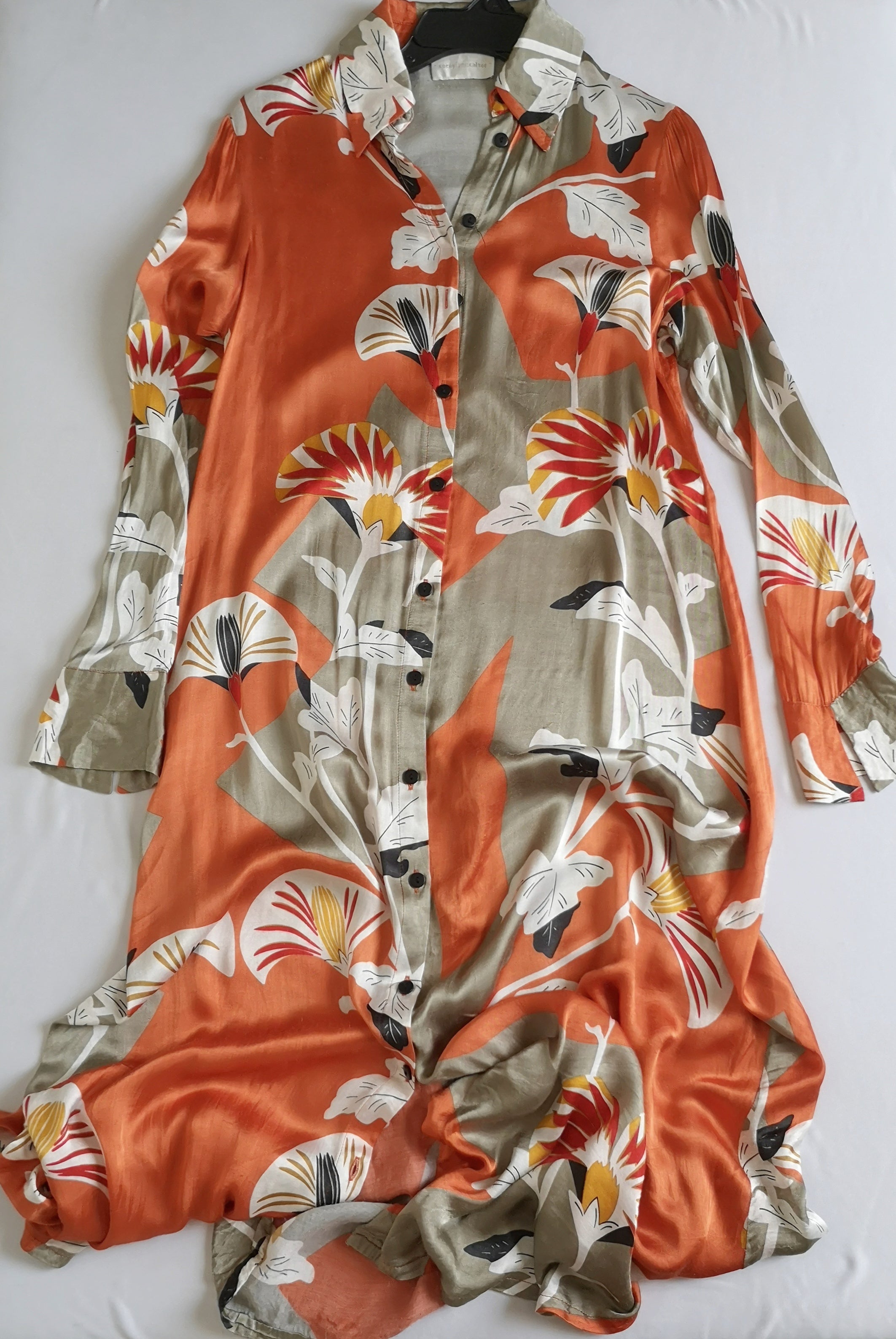 Vestido tipo seda incluye cincho