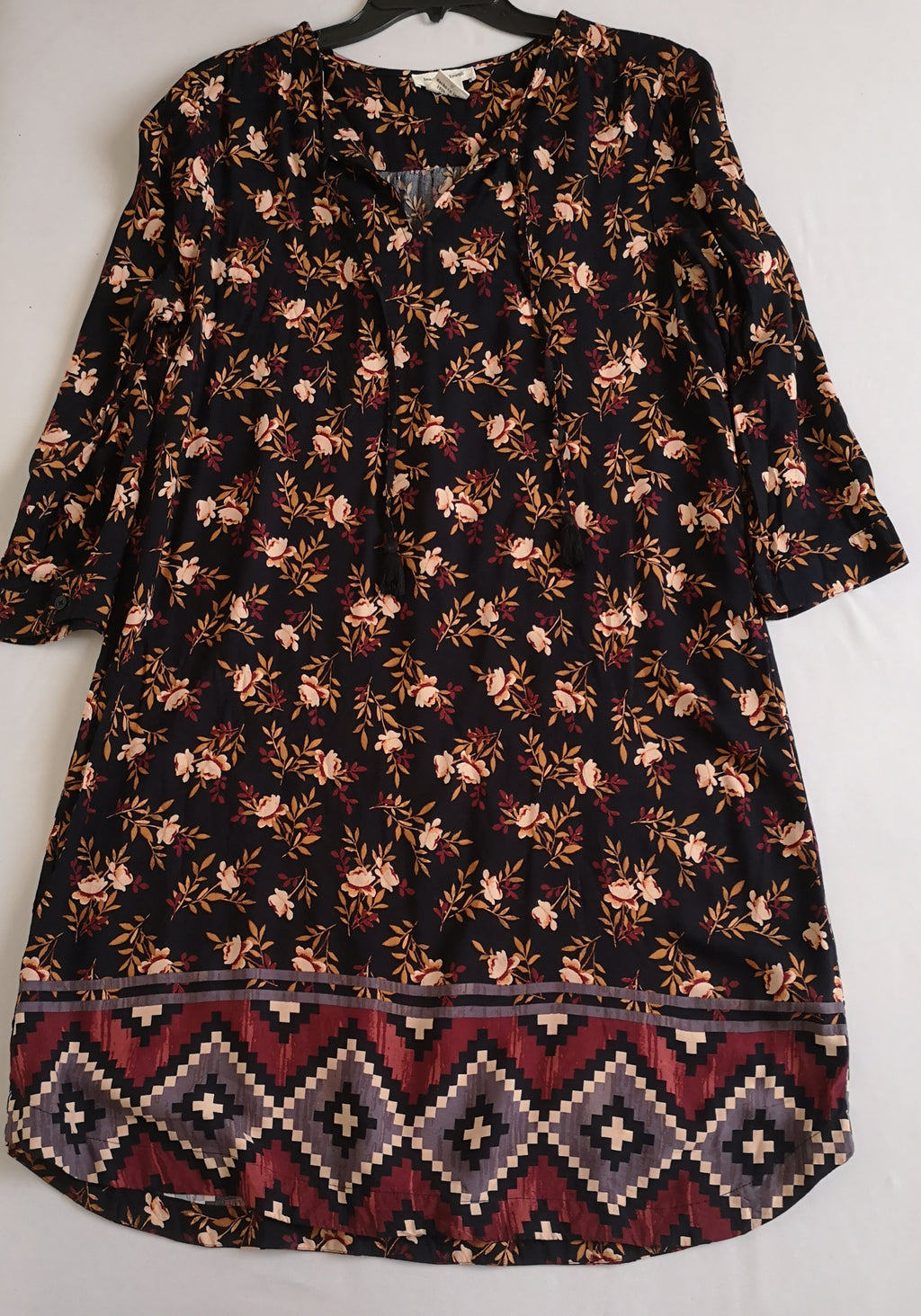 Vestido corte recto incluye cincho