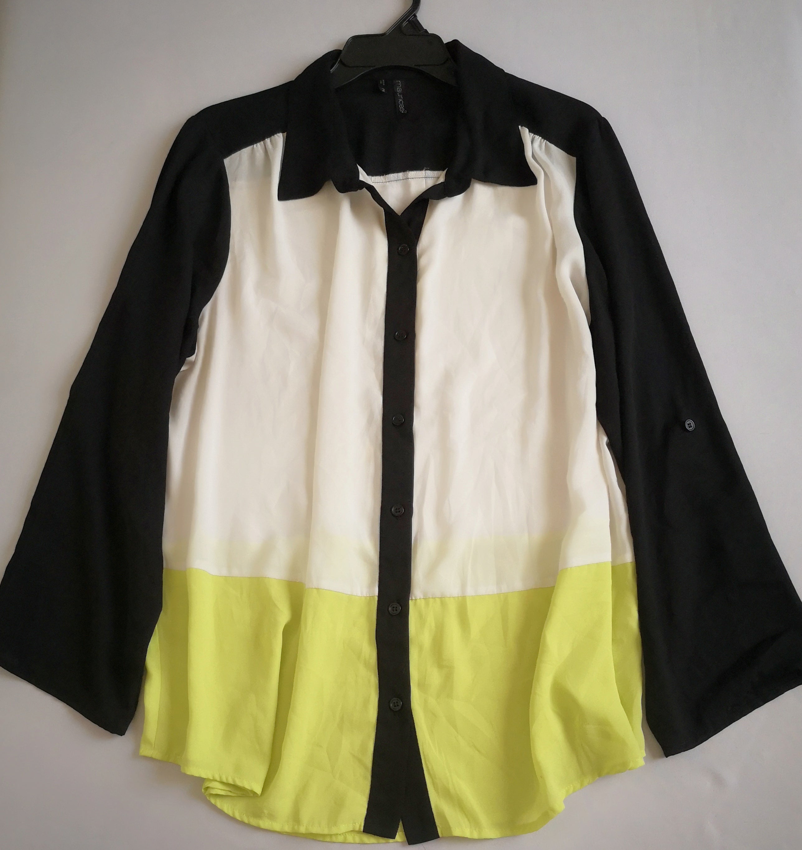 Blusa de chifon y pantalón tipo cargo