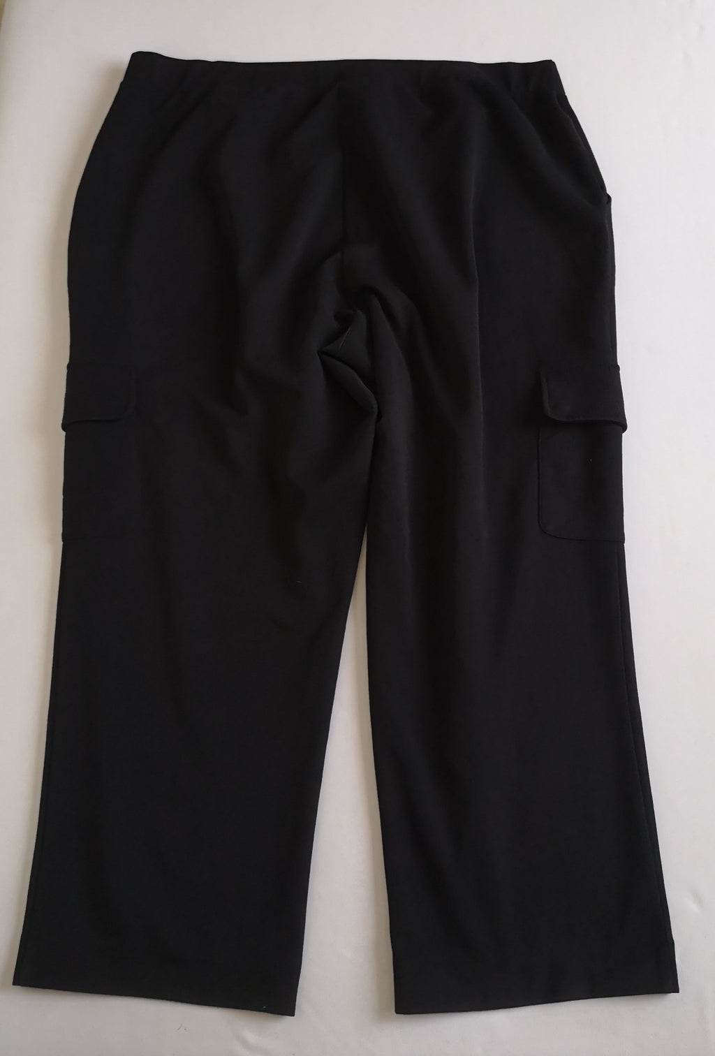 Blusa de chifon y pantalón tipo cargo
