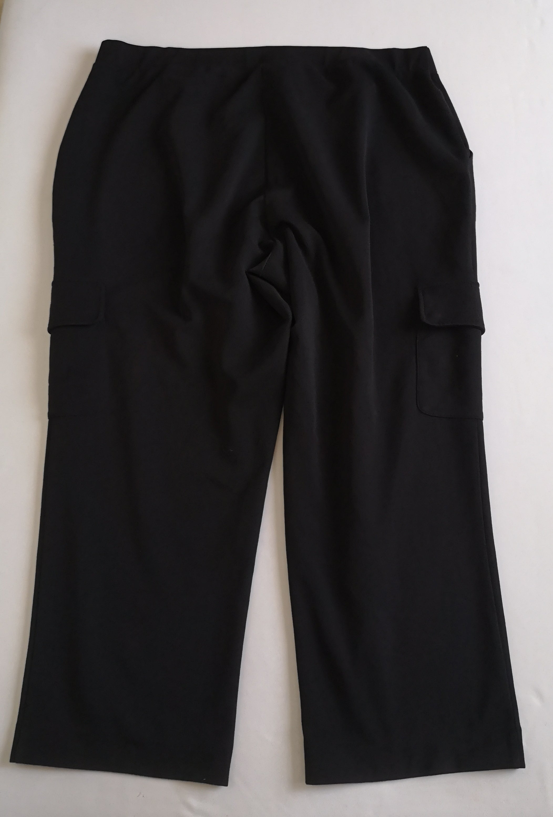 Blusa de chifon y pantalón tipo cargo