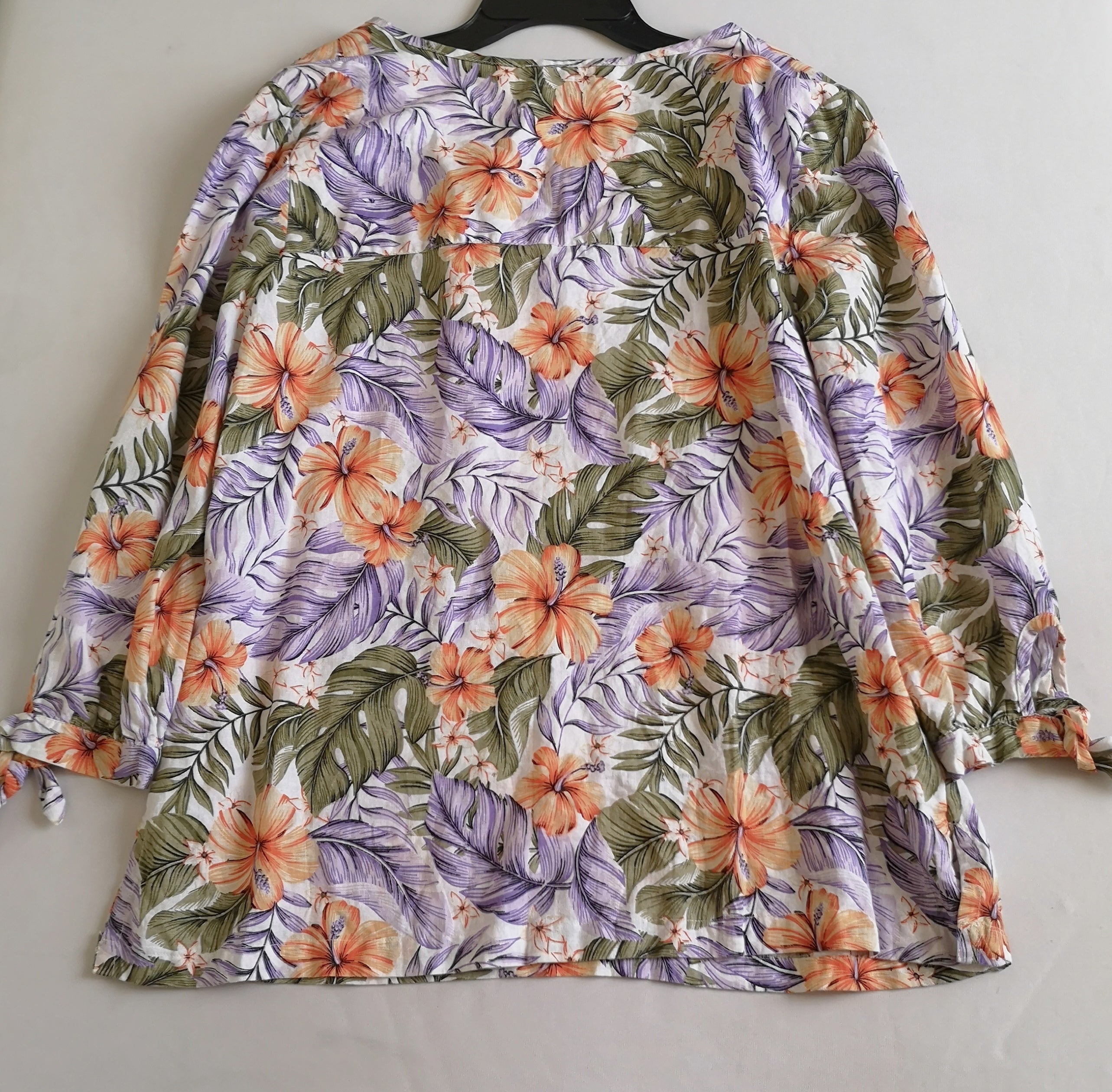 Blusa cuello en V y pantalón bordado inglés