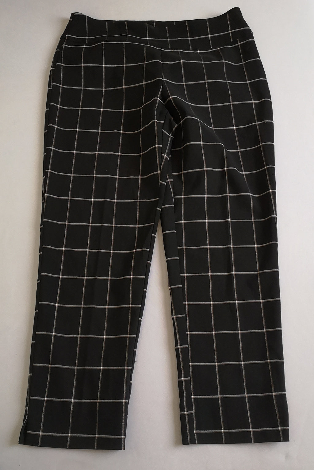 Blusa con botones en las mangas y pantalón stresh