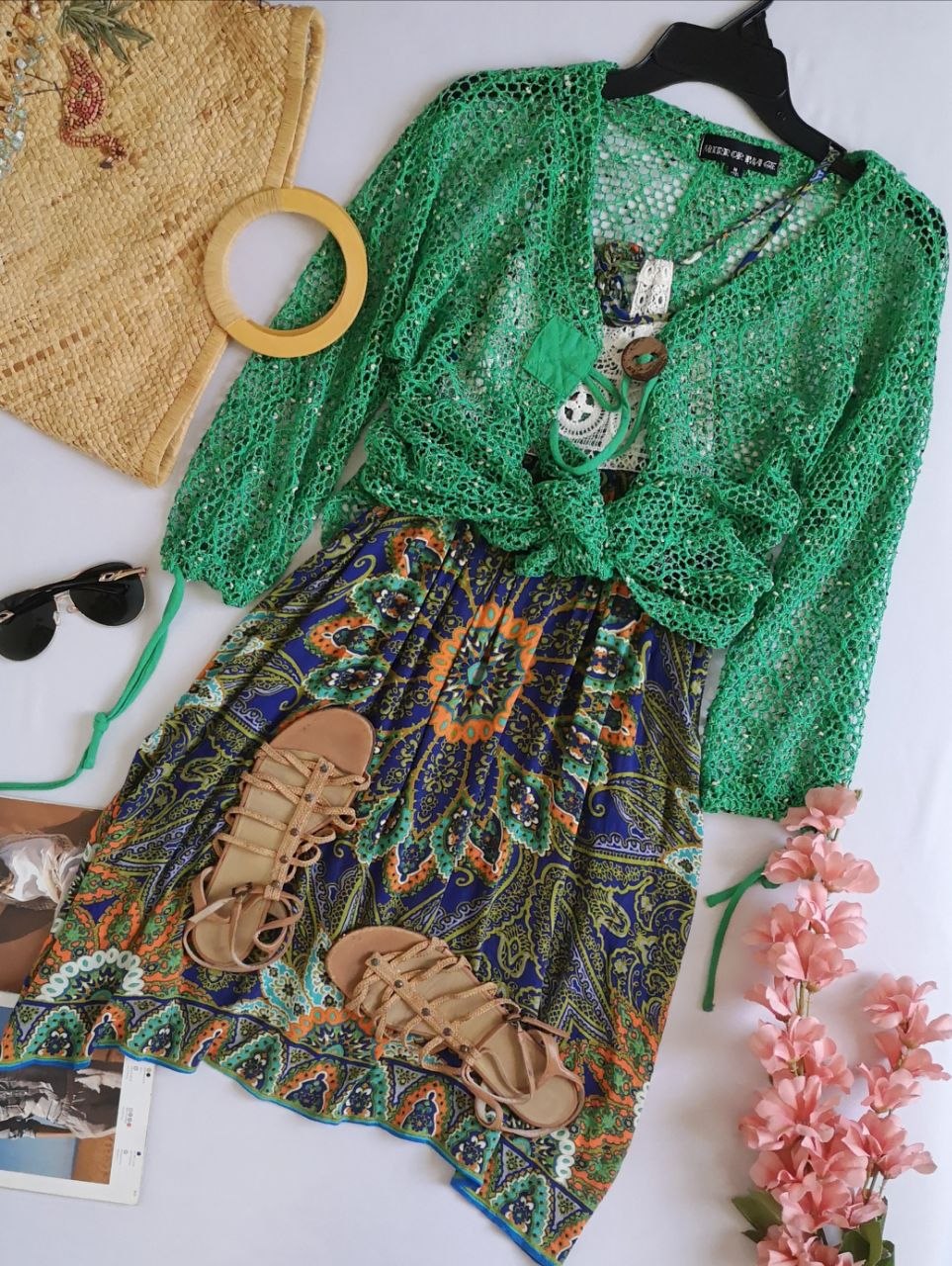 Vestido tipo halter y cárdigan manga 3/4