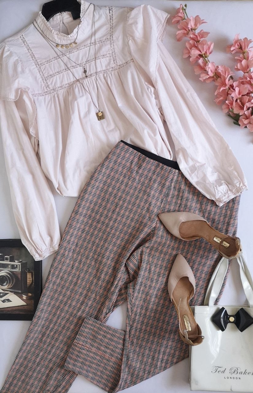 Blusa con olanes y pantalón con Zipper a un lado ⚓