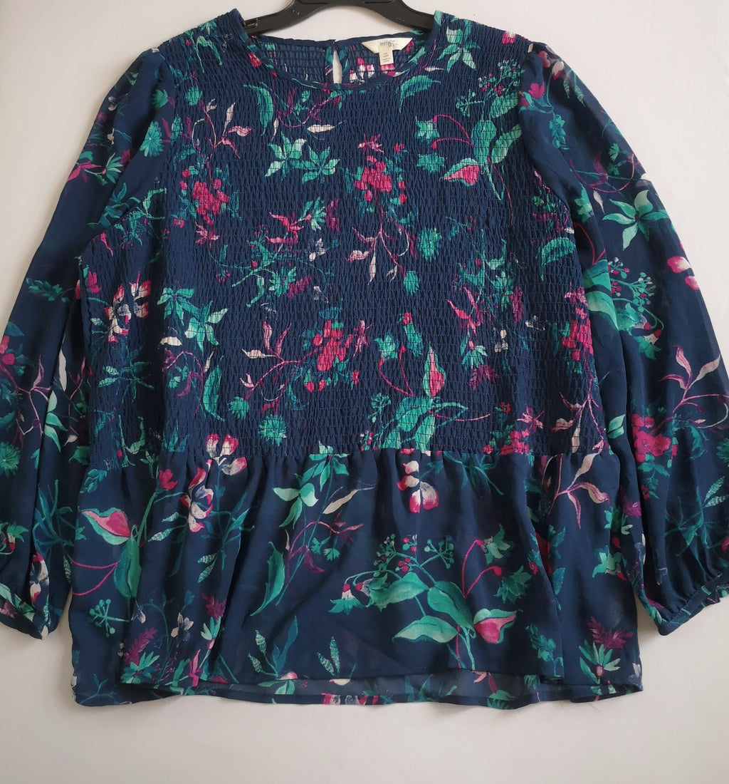 Short de lona y blusa con elástico arriba