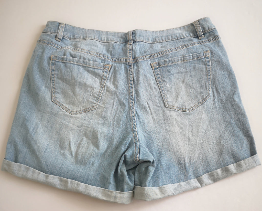 Short de lona y blusa con elástico arriba