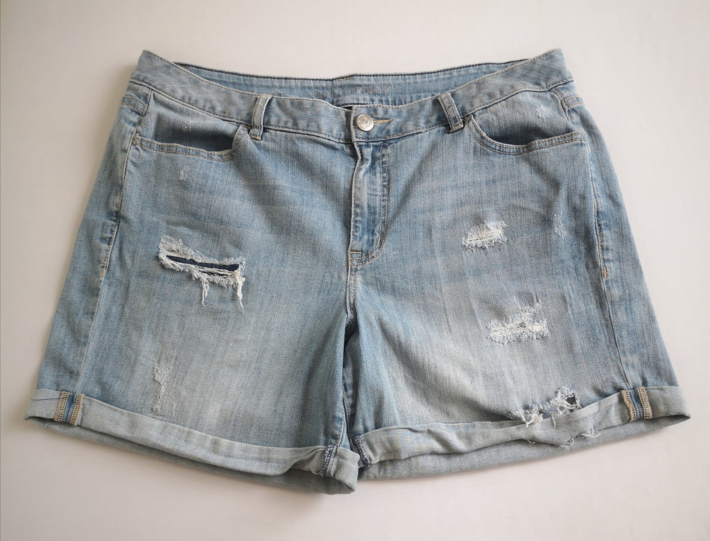 Short de lona y blusa con elástico arriba
