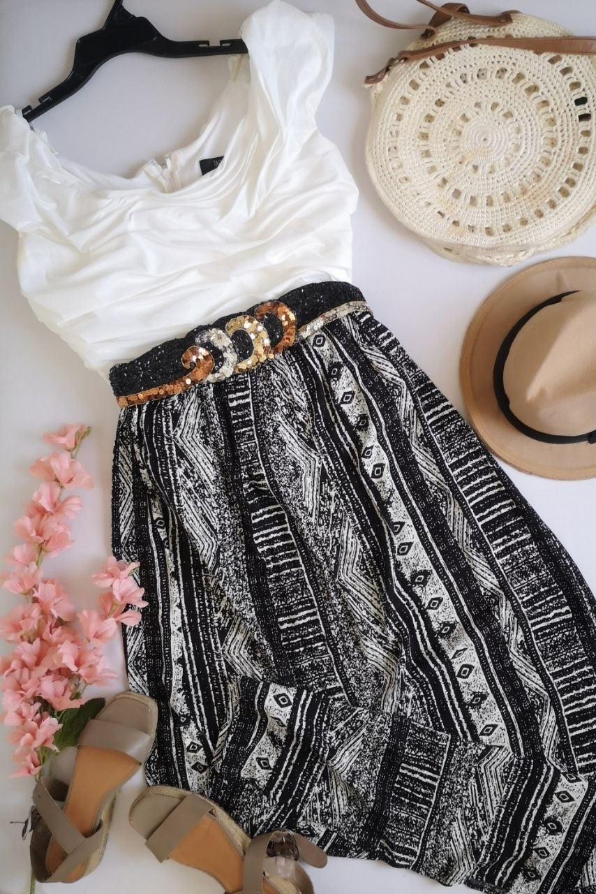 Blusa con Zipper atrás y maxifalda