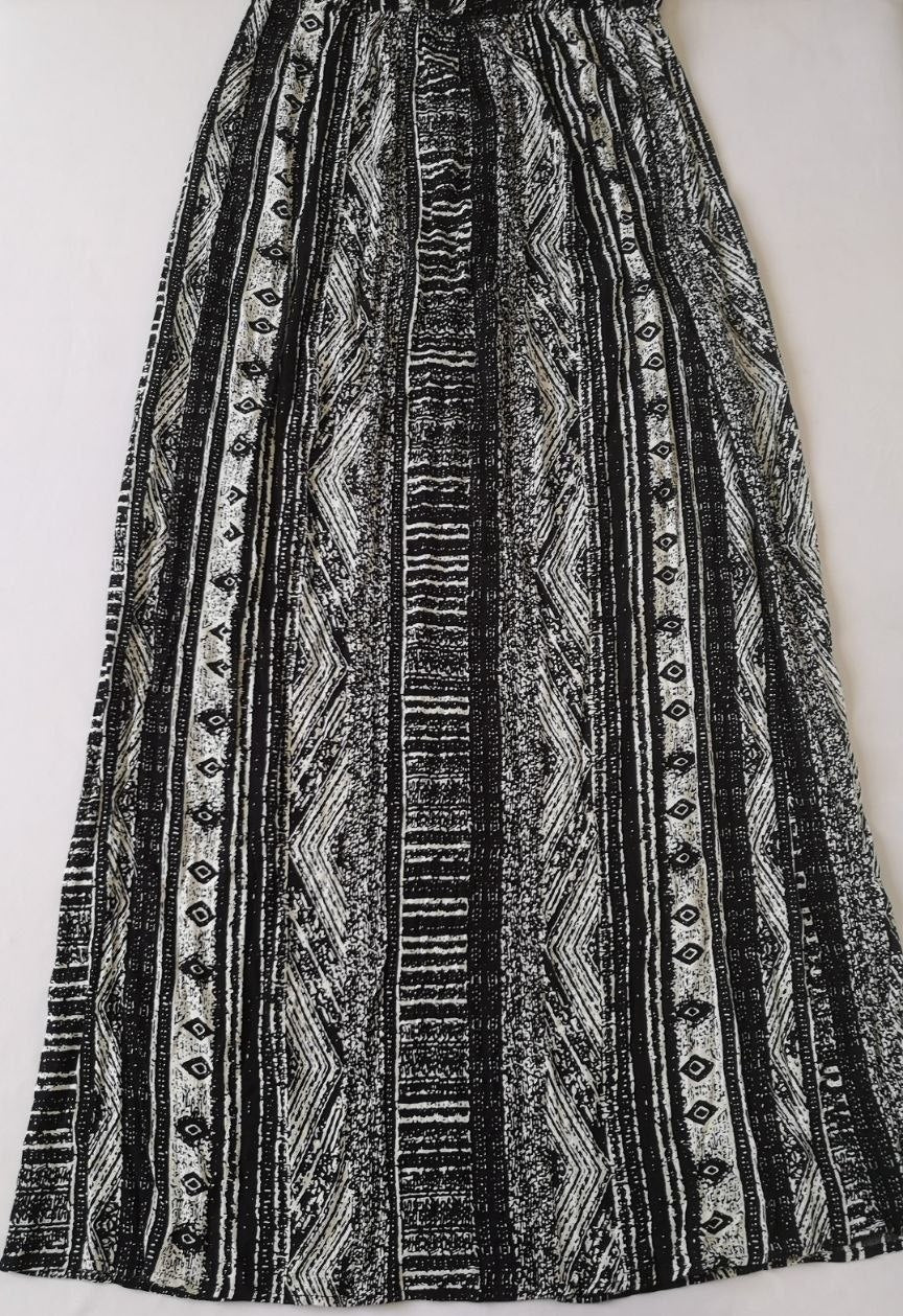 Blusa con Zipper atrás y maxifalda