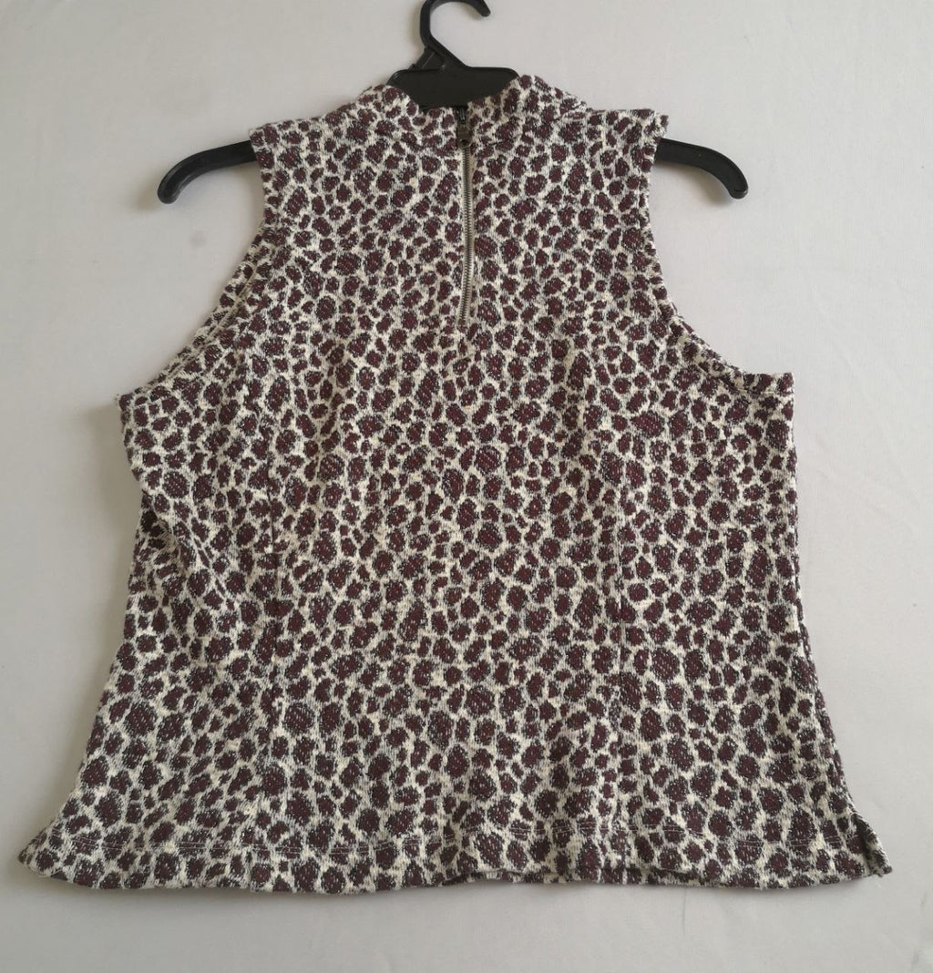 Falda midi y blusa cuello cerrado ⚓