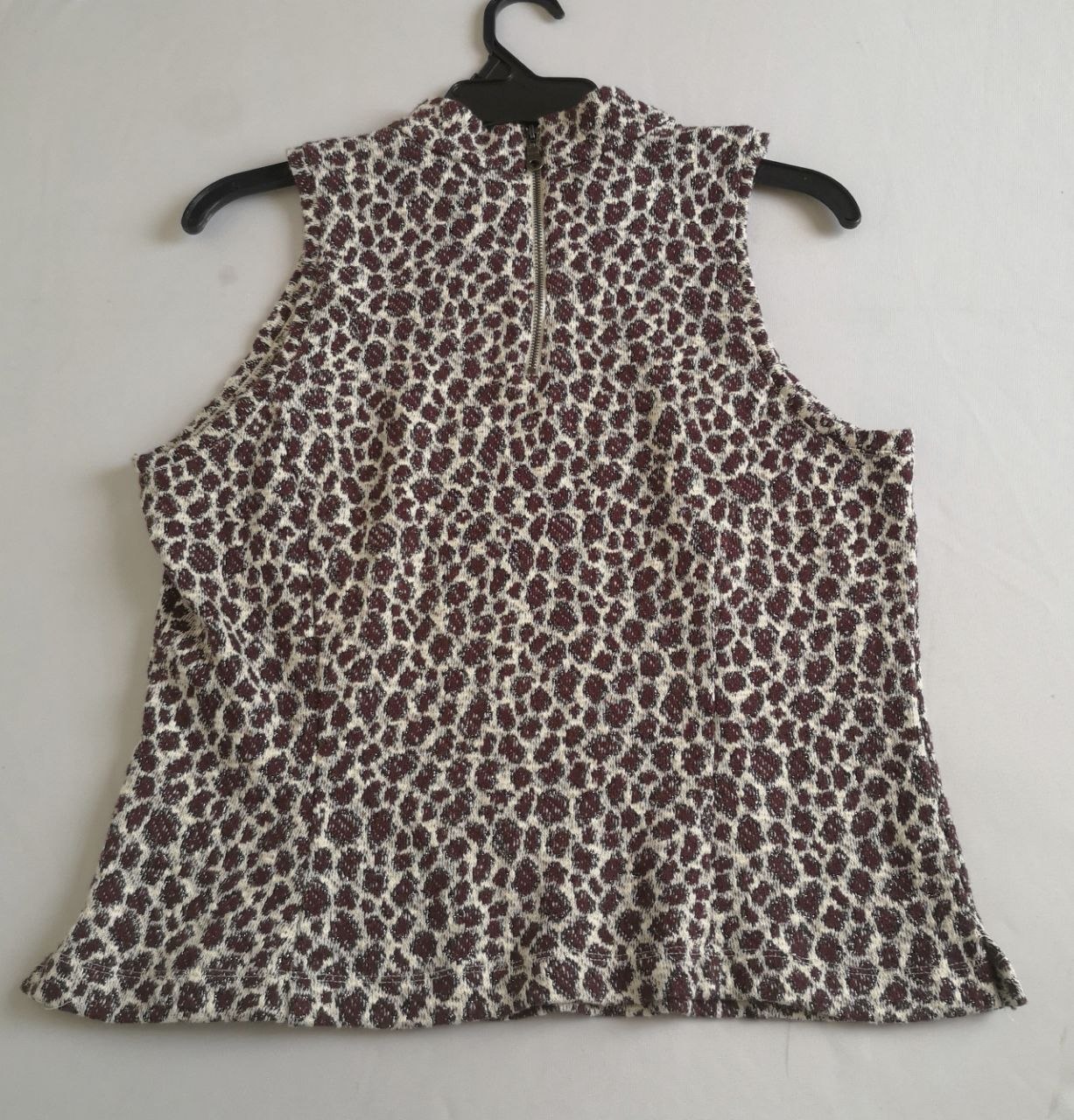 Falda midi y blusa cuello cerrado ⚓