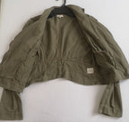 Chaqueta con Zipper y blusa con cinto