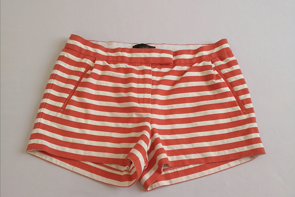 Short con bolsas y blusa manga larga
