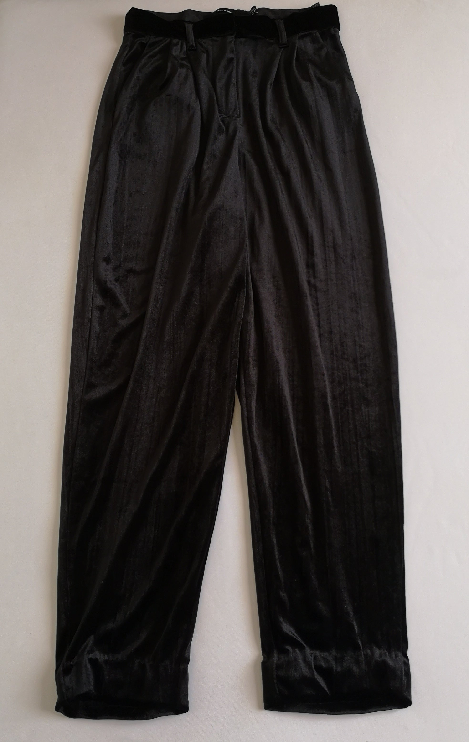 Pantalón de terciopelo y blusa tipo suéter