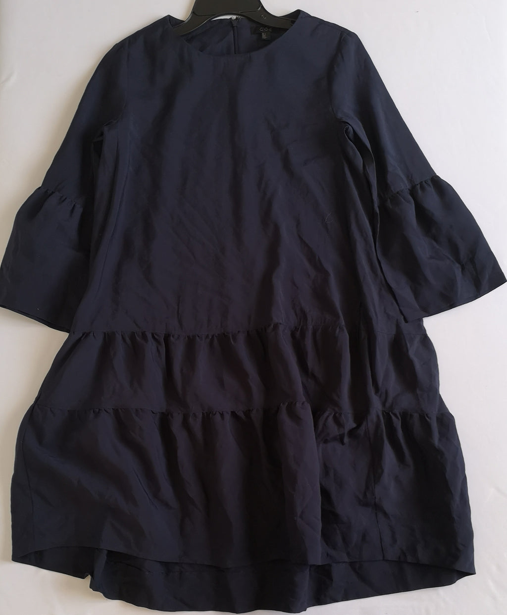 Vestido cuello redondo incluye cincho