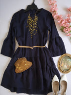 Vestido cuello redondo incluye cincho