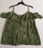 Palazzo corto con blusa hombros descubiertos