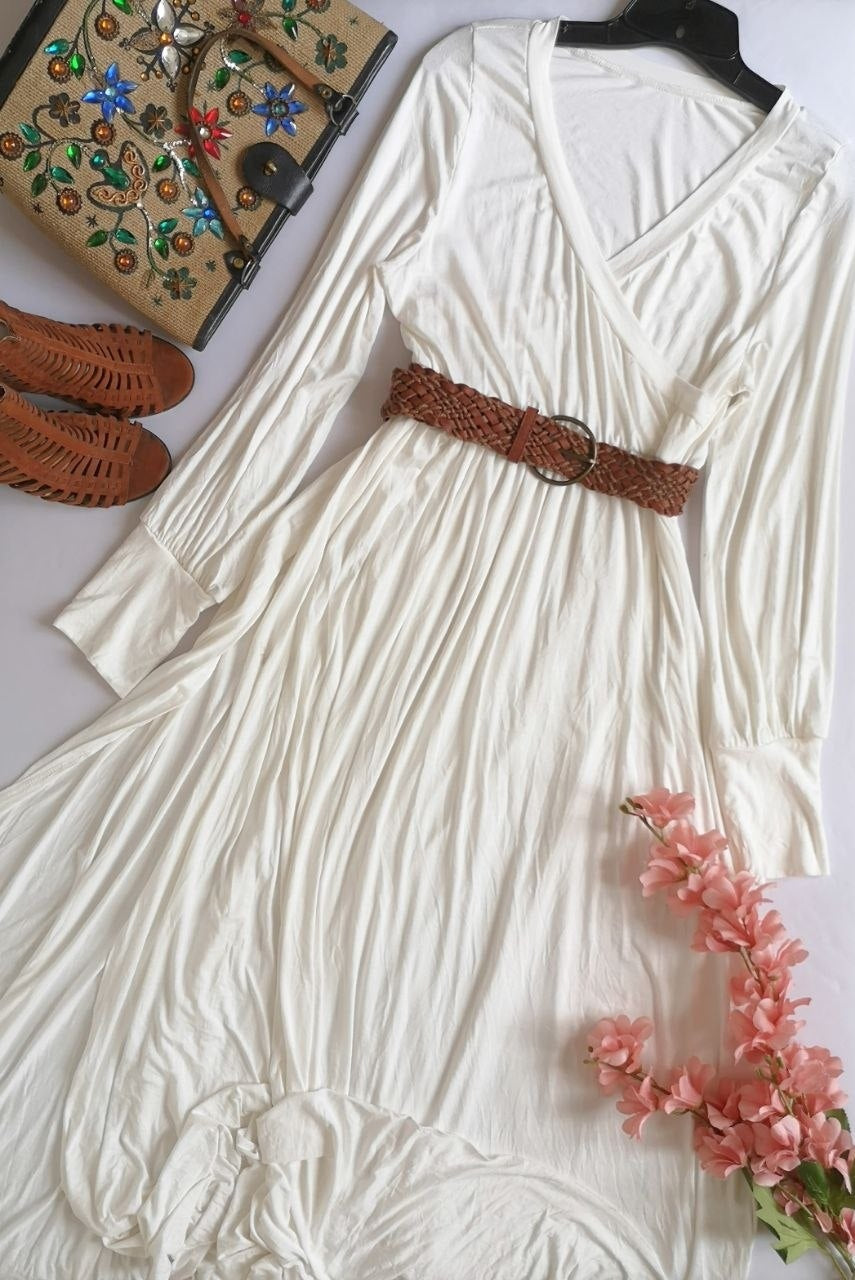 Maxi vestido abierto de un lado incluye cincho
