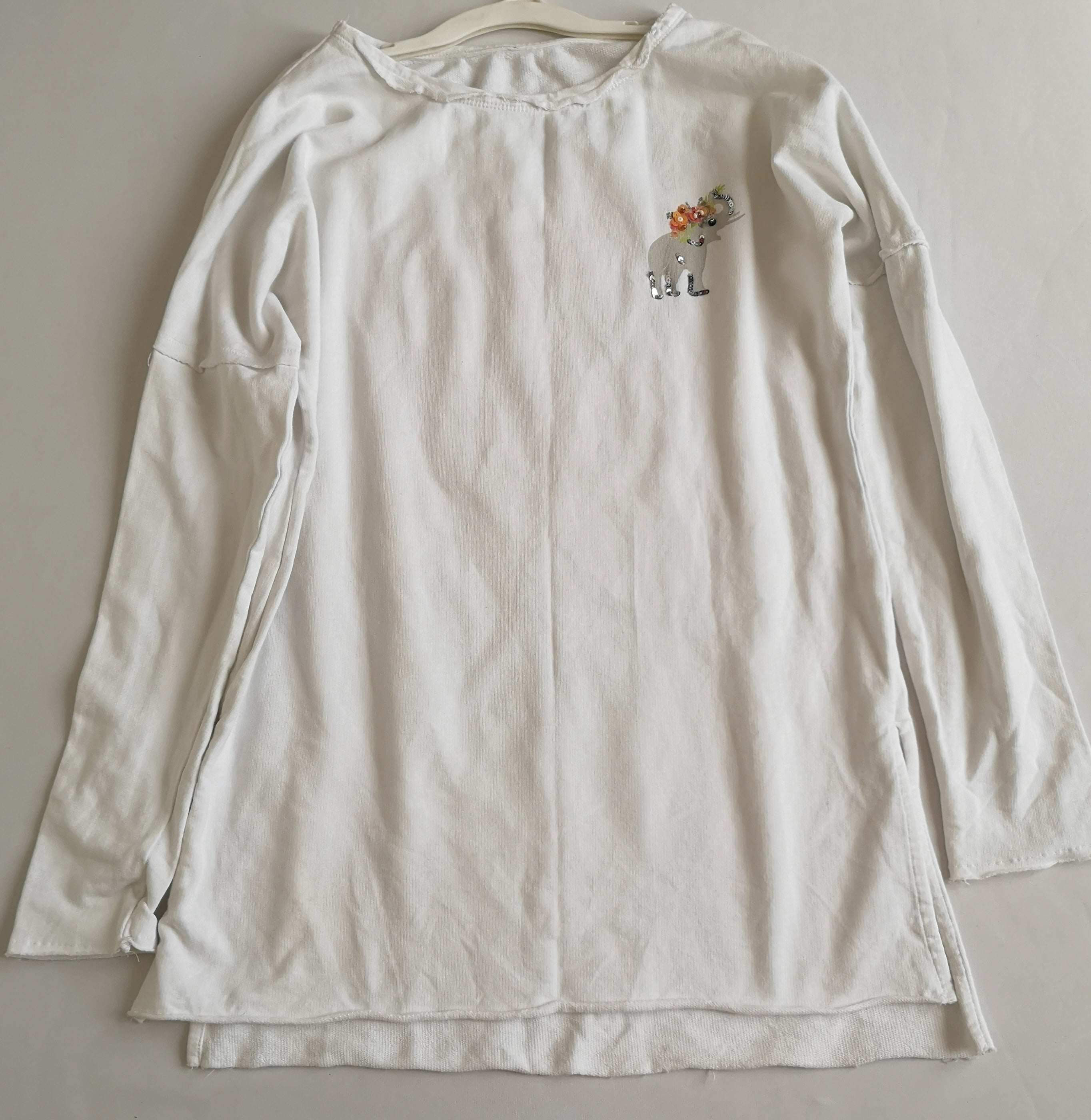 Vestido abierto de los lados incluye cincho