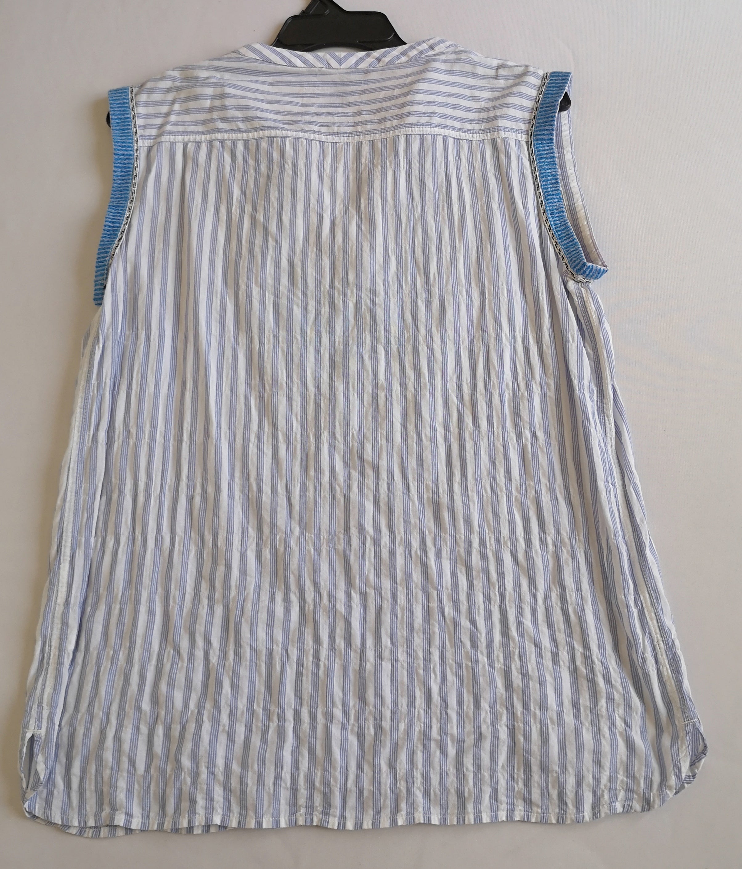 Jeans Straigth cintura  alta con blusa bordada