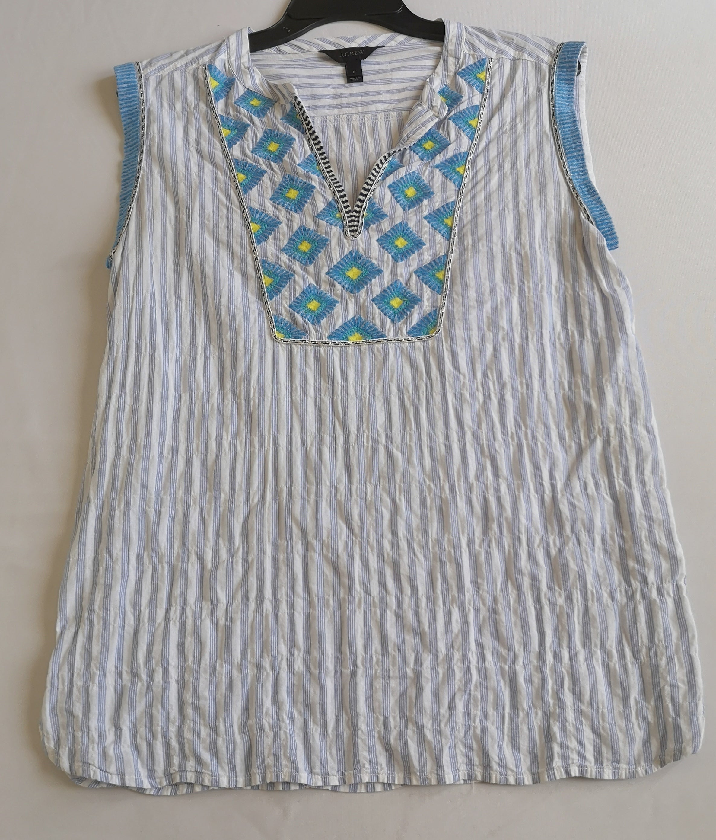 Jeans Straigth cintura  alta con blusa bordada