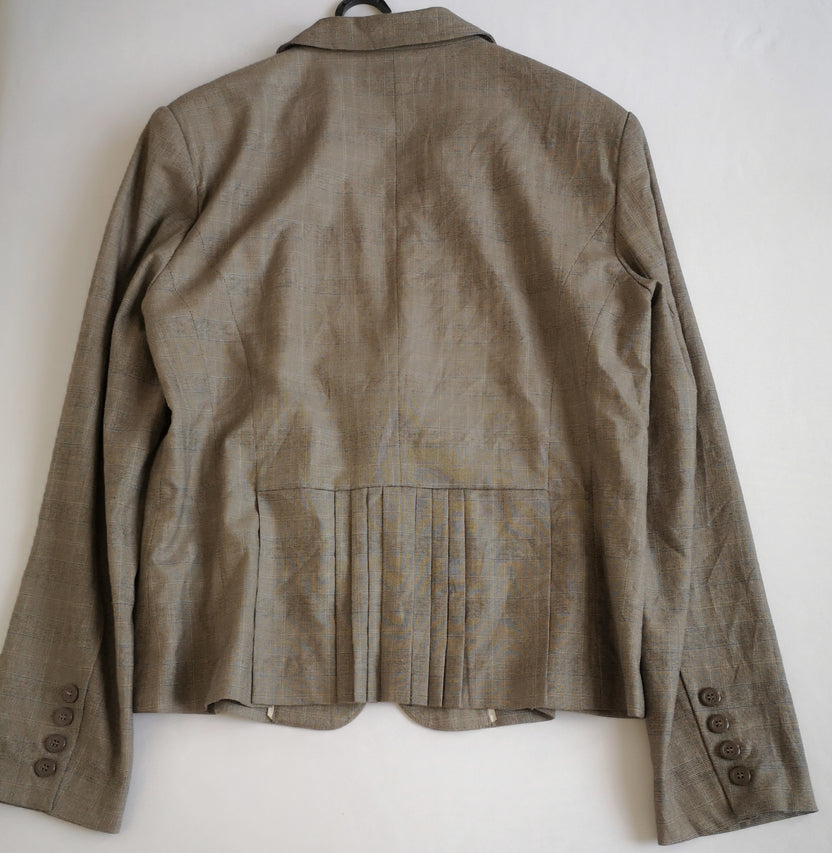 Blazer con paletones atrás