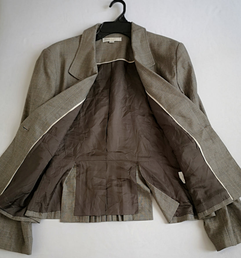 Blazer con paletones atrás