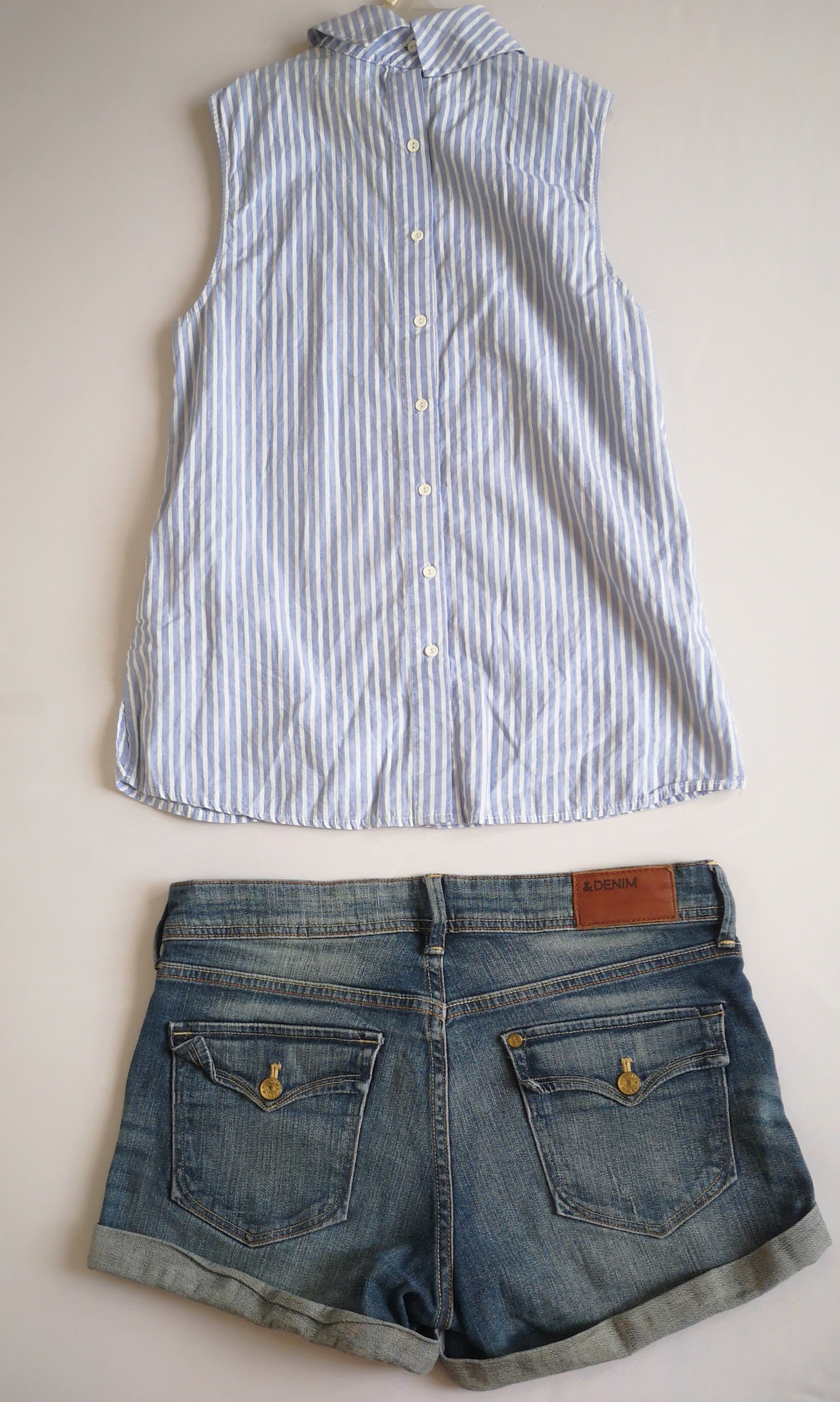Blusa con botones atrás y short