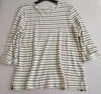 Pantalón de gabardina y blusa cuello redondo