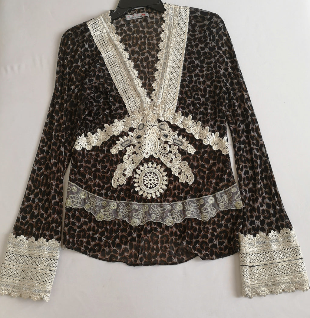 Blusa tallada con encaje ❤️