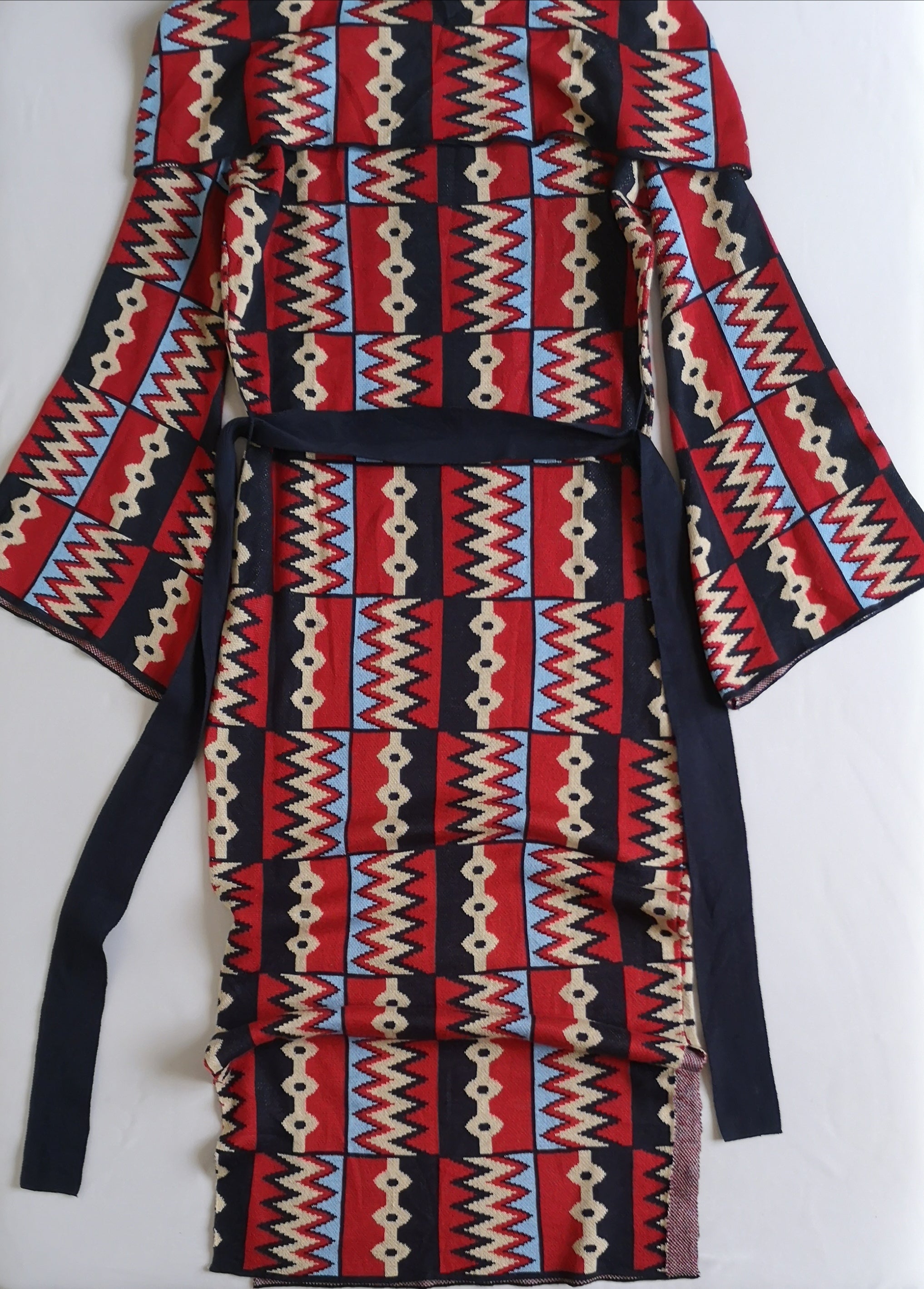 Vestido nuevo tallado de abajo