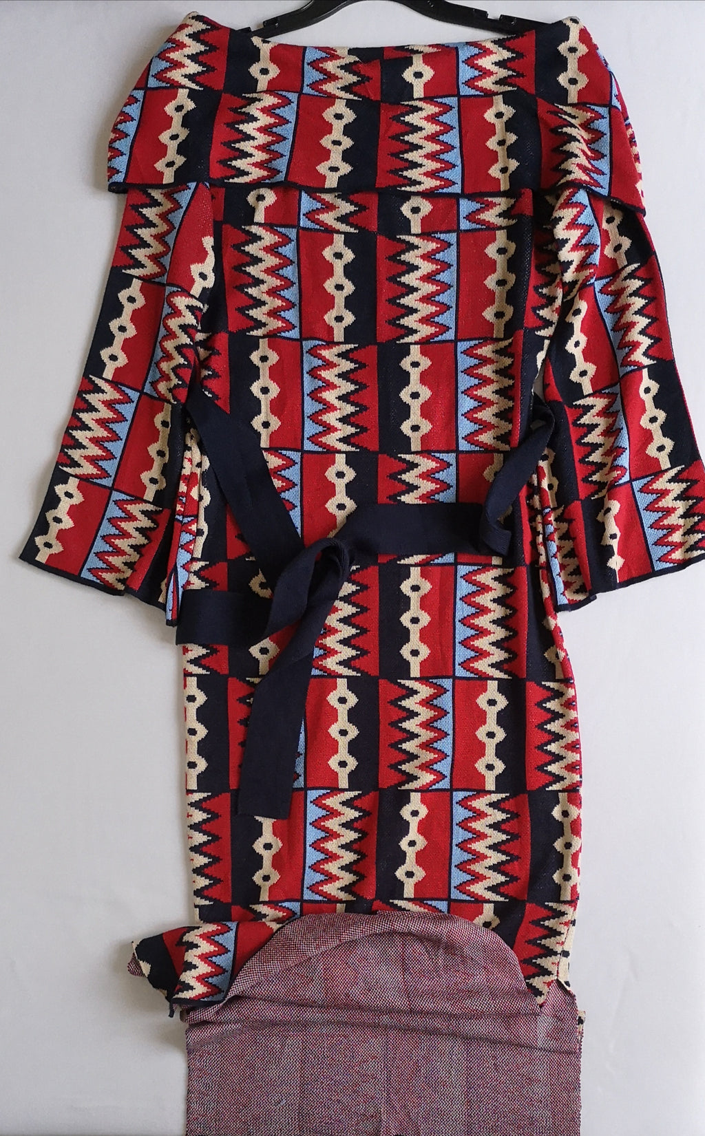 Vestido nuevo tallado de abajo