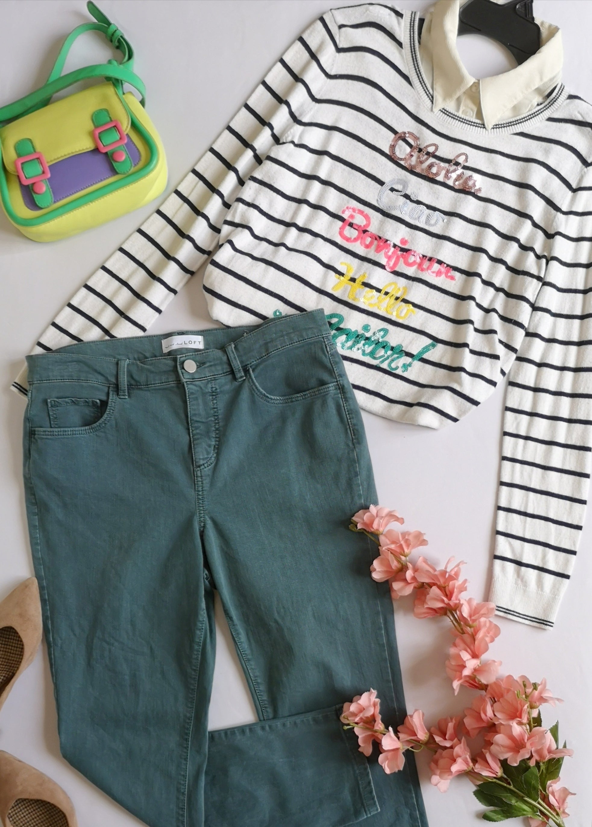 Sueter liviano con botones atrás con jeans 💙